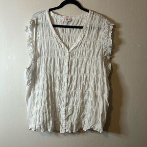 Molly & Isadora White Sleeveless Button Down Blouse
